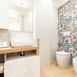 Casa Vanitosa 2 2 Bagni Posto Auto Medio アパート